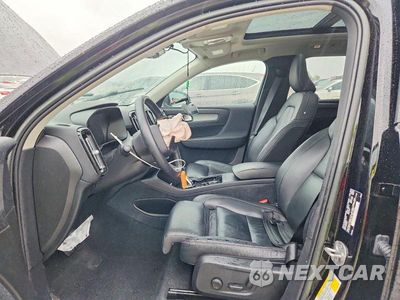 Zdjęcie 7 z 13 samochodu: 2023 VOLVO XC40 PLUS VIN:YV4L12UN2P2039292 - miniatura