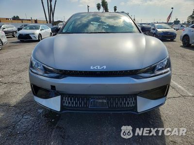 Piąte zdjęcie samochodu w środku: 2024 KIA EV6 GT VIN:KNDC5DLE4R5220576 - miniatura