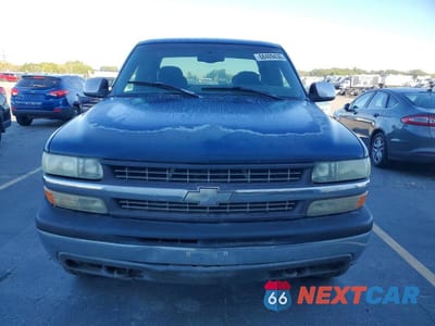 Piąte zdjęcie samochodu w środku: 2000 CHEVROLET SILVERADO K2500 VIN:1GCGK29U4YE148676 - miniatura