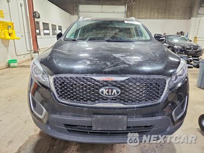Piąte zdjęcie samochodu w środku: 2016 KIA SORENTO LX VIN:5XYPGDA31GG152206 - miniatura