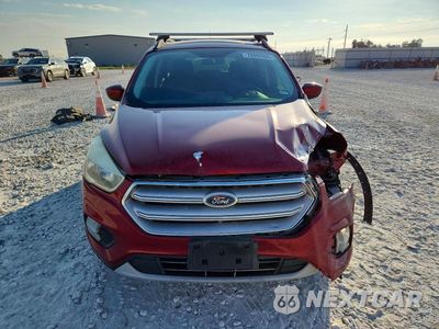 Piąte zdjęcie samochodu w środku: 2018 FORD ESCAPE SE VIN:1FMCU9GD2JUA77621 - miniatura