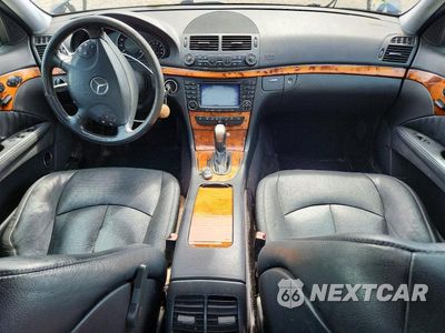 Zdjęcie 8 z 12 samochodu: 2005 MERCEDES-BENZ E 320 4MATIC VIN:WDBUF82J05X173423 - miniatura