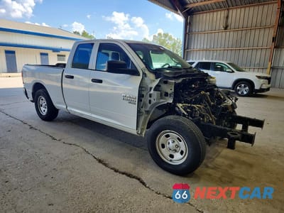 Czwarte zdjęcie samochodu z boku: 2019 RAM 1500 CLASSIC TRADESMAN VIN:1C6RR6FG2KS685721 - miniatura