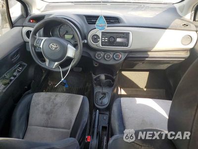 Zdjęcie 8 z 12 samochodu: 2012 TOYOTA YARIS 5-DOOR LE VIN:JTDKTUD34CD517164 - miniatura
