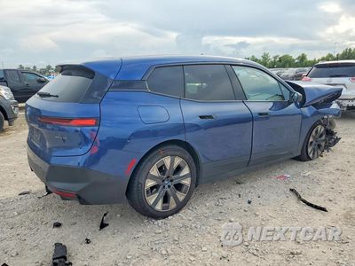 Trzecie zdjęcie samochodu z tyłu: 2022 BMW IX XDRIVE50 VIN:WB523CF07NCJ69734 - miniatura
