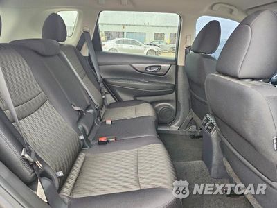 Zdjęcie 10 z 12 samochodu: 2017 NISSAN ROGUE SV VIN:5N1AT2MV4HC873043 - miniatura