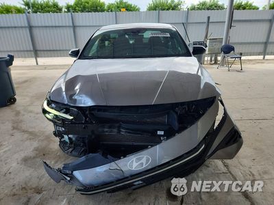 Piąte zdjęcie samochodu w środku: 2025 HYUNDAI ELANTRA SEL SPORT VIN:KMHLM4DG4SU863777 - miniatura