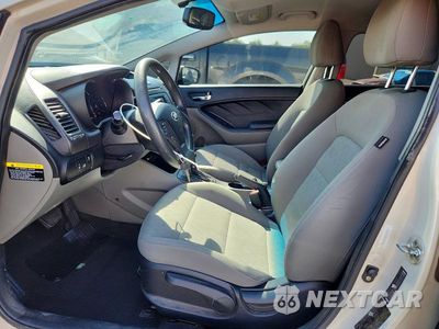 Zdjęcie 7 z 12 samochodu: 2015 KIA FORTE LX VIN:KNAFK4A66F5295953 - miniatura