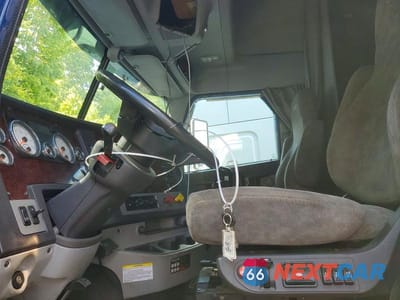 Zdjęcie 7 z 14 samochodu: 2016 FREIGHTLINER SD122 SEMI TRUCK VIN:3AKJGNBG0GDHM9384 - miniatura