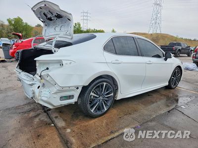 Trzecie zdjęcie samochodu z tyłu: 2018 TOYOTA CAMRY XSE VIN:4T1B61HK4JU065409 - miniatura