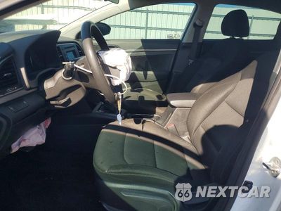Zdjęcie 7 z 13 samochodu: 2018 HYUNDAI ELANTRA SE VIN:5NPD74LF7JH250716 - miniatura