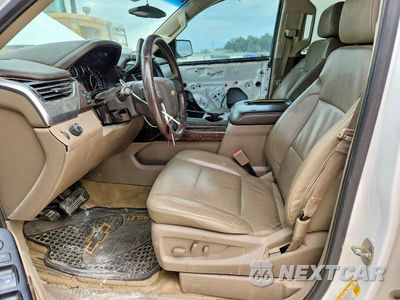 Zdjęcie 7 z 13 samochodu: 2015 CHEVROLET TAHOE C1500 LT VIN:1GNSCBKC9FR225046 - miniatura