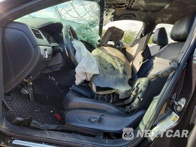 Zdjęcie 7 z 12 samochodu: 2013 VOLKSWAGEN JETTA GLI VIN:3VW4A7AJ9DM390207 - miniatura