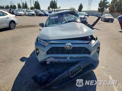 Piąte zdjęcie samochodu w środku: 2021 TOYOTA RAV4 XLE VIN:2T3W1RFV2MW164396 - miniatura