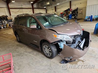 Czwarte zdjęcie samochodu z boku: 2020 TOYOTA SIENNA XLE 8-PASSENGER VIN:5TDYZ3DC1LS073541 - miniatura