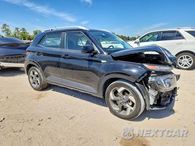 Czwarte zdjęcie samochodu z boku: 2024 HYUNDAI VENUE SEL VIN:KMHRC8A31RU307183 - miniatura