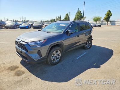 2025 TOYOTA RAV4 HYBRID XLE JTMRWRFV8SD310549 - główne zdjęcie licytacji z USA - miniatura