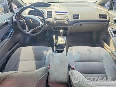Zdjęcie 8 z 12 samochodu: 2006 HONDA CIVIC LX VIN:2HGFA16536H518643 - miniatura