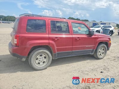 Trzecie zdjęcie samochodu z tyłu: 2016 JEEP PATRIOT SPORT VIN:1C4NJPBB1GD755509 - miniatura