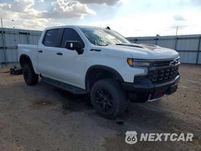 Czwarte zdjęcie samochodu z boku: 2023 CHEVROLET SILVERADO K1500 ZR2 VIN:3GCUDHEL7PG358497 - miniatura