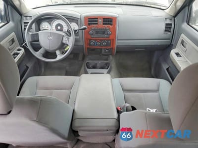 Zdjęcie 8 z 12 samochodu: 2005 DODGE DAKOTA QUAD SLT VIN:1D7HW48K75S225337 - miniatura