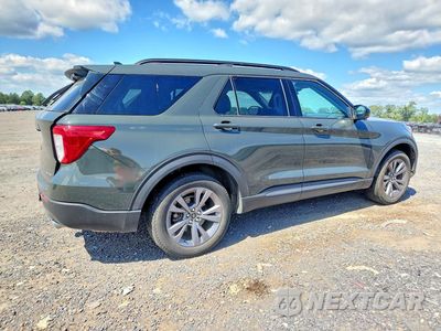 Trzecie zdjęcie samochodu z tyłu: 2022 FORD EXPLORER XLT VIN:1FMSK8DHXNGB44005 - miniatura