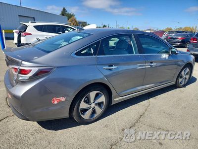 Trzecie zdjęcie samochodu z tyłu: 2017 HYUNDAI SONATA PLUG-IN HYBRID LIMITED VIN:KMHE54L21HA072628 - miniatura