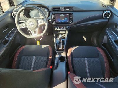 Zdjęcie 8 z 13 samochodu: 2025 NISSAN VERSA SR VIN:3N1CN8FV0SL860814 - miniatura