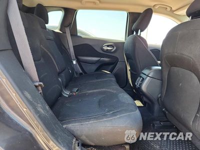 Zdjęcie 10 z 12 samochodu: 2016 JEEP CHEROKEE LATITUDE VIN:1C4PJMCB5GW261762 - miniatura
