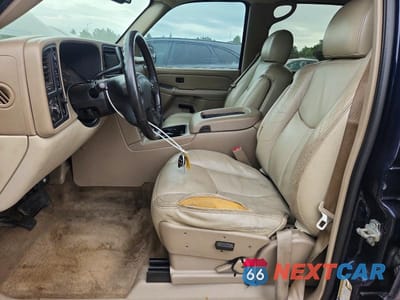 Zdjęcie 7 z 12 samochodu: 2004 CHEVROLET SUBURBAN K1500 VIN:1GNFK16Z44J203402 - miniatura