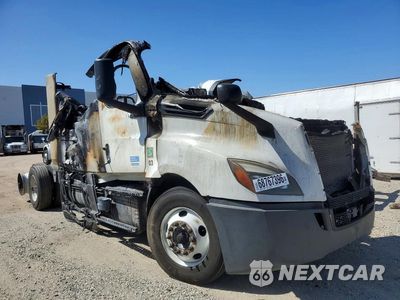 Czwarte zdjęcie samochodu z boku: 2021 FREIGHTLINER CASCADIA 126