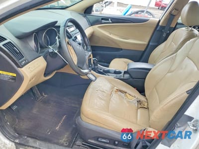 Zdjęcie 7 z 13 samochodu: 2012 HYUNDAI SONATA LIMITED 2.0T VIN:5NPEC4AB1CH432706 - miniatura
