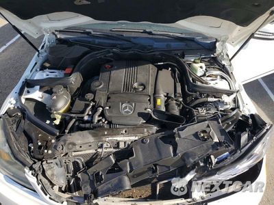 Zdjęcie 11 z 12 samochodu: 2014 MERCEDES-BENZ C 250 VIN:WDDGF4HB0EG187030 - miniatura