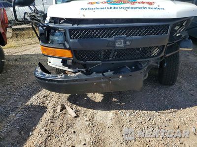 Zdjęcie 9 z 10 samochodu: 2011 CHEVROLET EXPRESS G3500 SHUTTLE BUS VIN:1GB0G2BA5B1126658 - miniatura