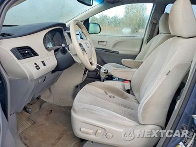 Zdjęcie 7 z 13 samochodu: 2013 TOYOTA SIENNA LE VIN:5TDKK3DC5DS380853 - miniatura