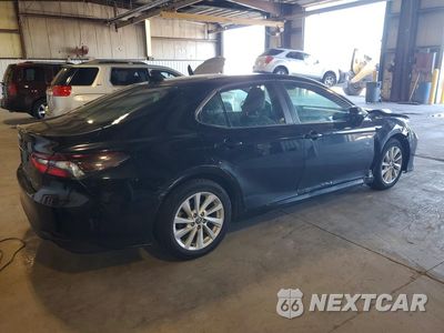 Trzecie zdjęcie samochodu z tyłu: 2021 TOYOTA CAMRY LE VIN:4T1C11AK7MU602310 - miniatura