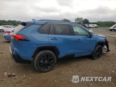 Trzecie zdjęcie samochodu z tyłu: 2025 TOYOTA RAV4 SE VIN:4T3T6RFV9SU180127 - miniatura