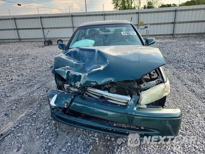 Piąte zdjęcie samochodu w środku: 2001 TOYOTA CAMRY LE VIN:4T1BG22K11U796097 - miniatura