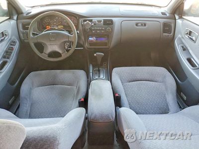 Zdjęcie 8 z 12 samochodu: 2002 HONDA ACCORD LX VIN:JHMCG66562C016217 - miniatura