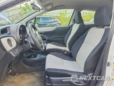Zdjęcie 7 z 12 samochodu: 2012 TOYOTA YARIS 3-DOOR LE VIN:JTDJTUD35CD504600 - miniatura