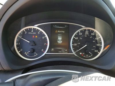 Zdjęcie 9 z 13 samochodu: 2017 NISSAN SENTRA SV VIN:3N1AB7AP5HL664833 - miniatura