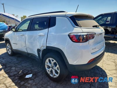 Drugie zdjęcie samochodu z przodu: 2025 JEEP COMPASS LATITUDE VIN:3C4NJDBN1ST592890 - miniatura
