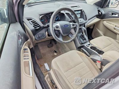 Zdjęcie 8 z 13 samochodu: 2016 FORD ESCAPE SE VIN:1FMCU9G92GUC52356 - miniatura