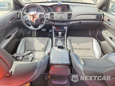 Zdjęcie 8 z 13 samochodu: 2017 HONDA ACCORD SPORT VIN:1HGCR2F56HA039278 - miniatura