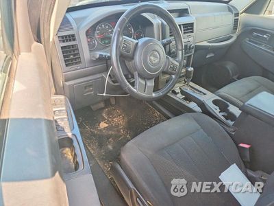 Zdjęcie 8 z 13 samochodu: 2012 JEEP LIBERTY SPORT VIN:1C4PJMAK1CW119020 - miniatura