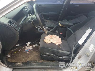 Zdjęcie 7 z 12 samochodu: 2005 HONDA ACCORD LX VIN:1HGCM56475A177107 - miniatura