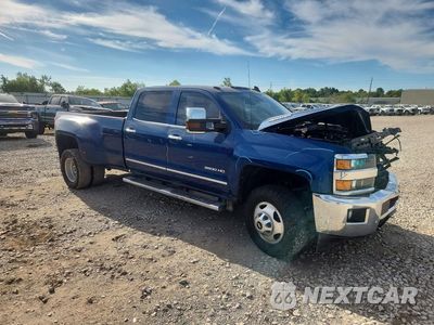 Czwarte zdjęcie samochodu z boku: 2016 CHEVROLET SILVERADO K3500 LTZ VIN:1GC4K0E86GF247492 - miniatura