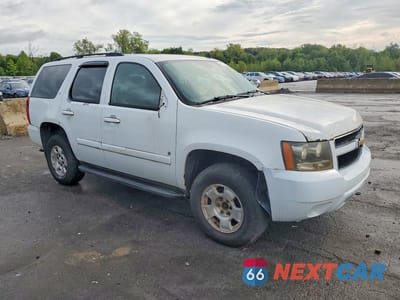 Czwarte zdjęcie samochodu z boku: 2007 CHEVROLET TAHOE K1500 VIN:1GNFK13007J336846 - miniatura