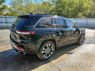 Trzecie zdjęcie samochodu z tyłu: 2024 JEEP GRAND CHEROKEE OVERLAND VIN:1C4RJHDG1RC168123 - miniatura