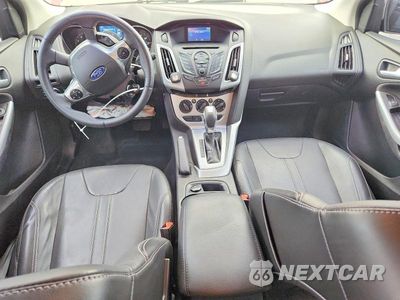Zdjęcie 8 z 13 samochodu: 2014 FORD FOCUS SE VIN:1FADP3K27EL361945 - miniatura